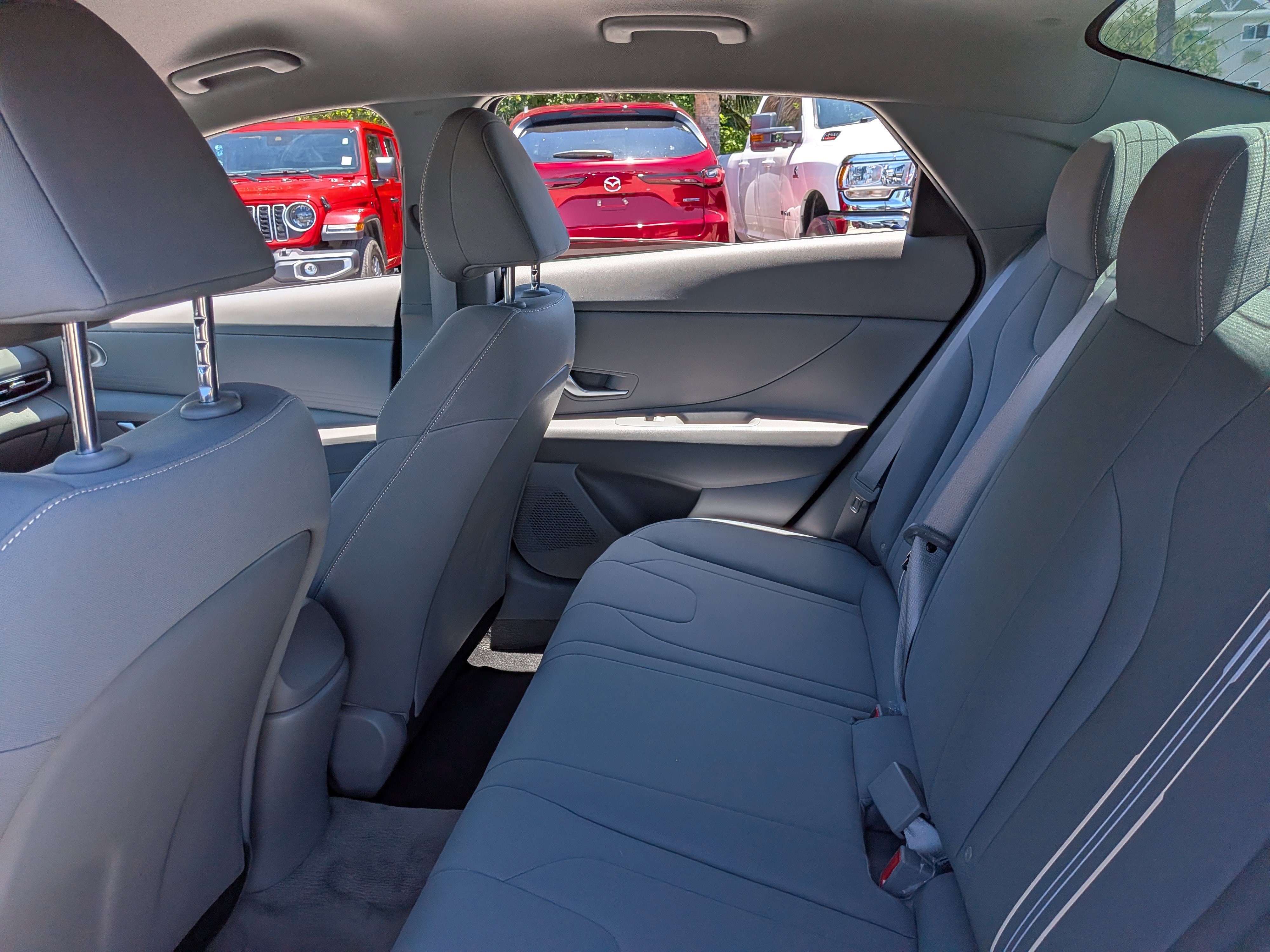 Used 2023 Hyundai Elantra SEL FWD image 14