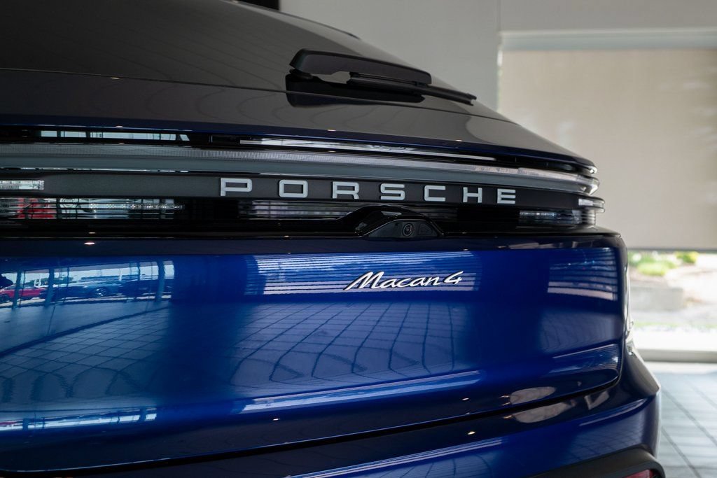 Used 2024 Porsche Macan 4 Electric AWD/4WD image 14