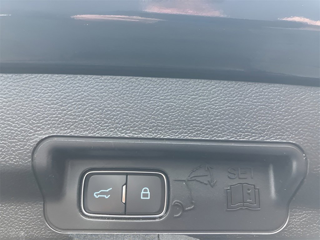 Used 2020 Ford Explorer ST w/ Premium Technology Package image 39