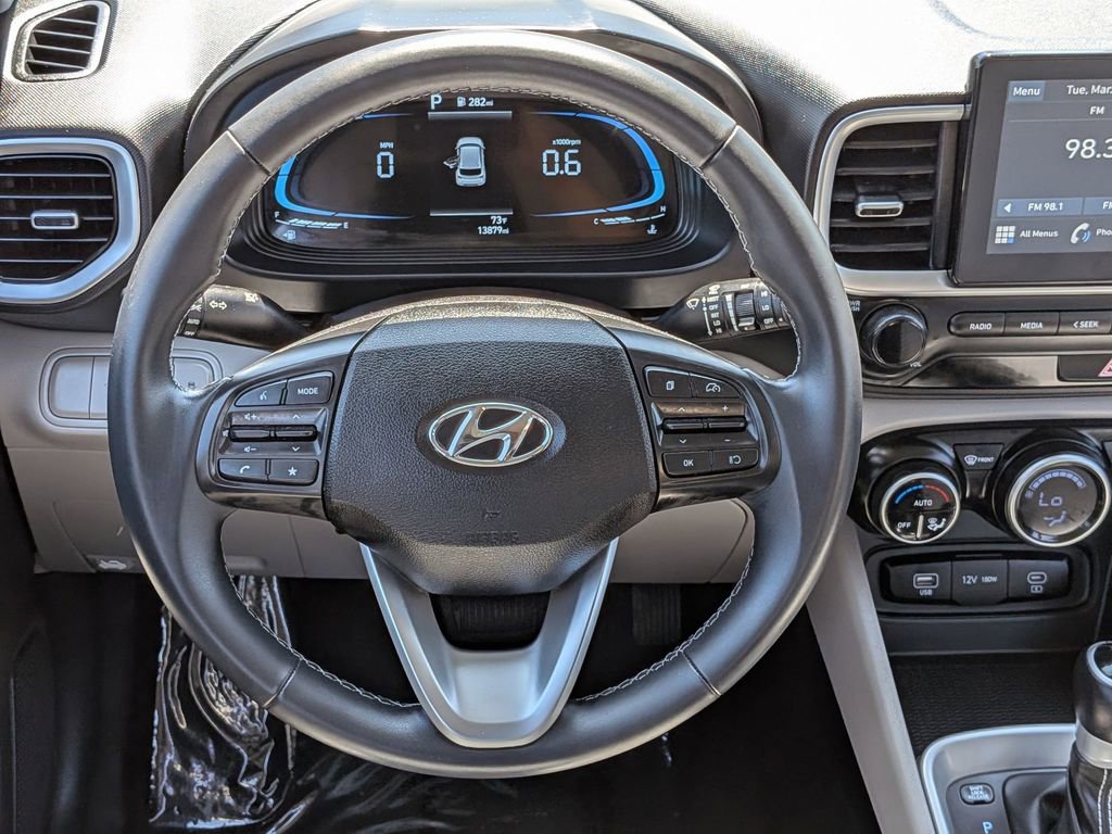 Used 2025 Hyundai Venue SEL image 23