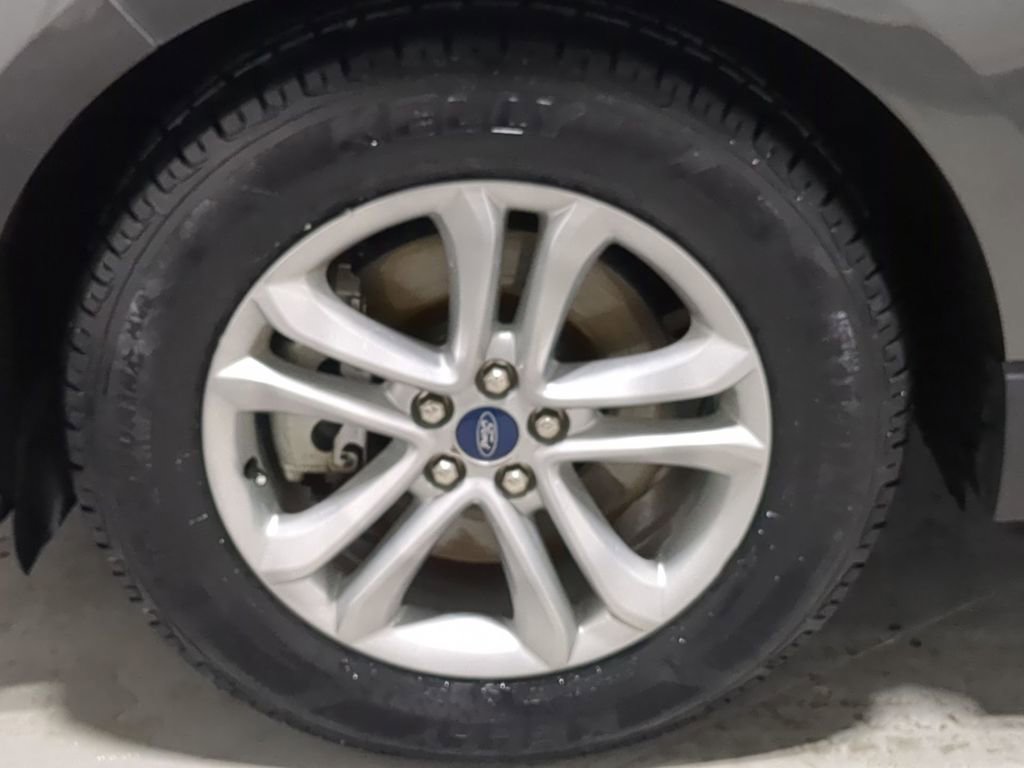 Used 2020 Ford Edge SEL image 27