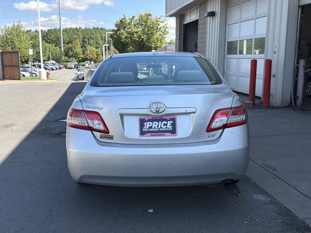 Used 2011 Toyota Camry LE FWD video 3