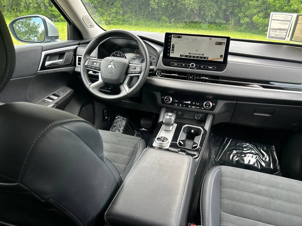 Used 2025 Mitsubishi Outlander SE AWD/4WD image 9