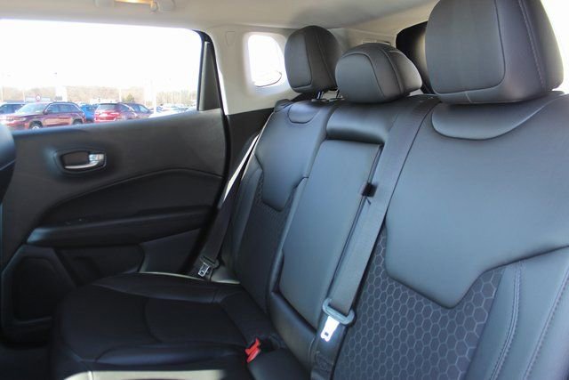 Used 2020 Jeep Compass Altitude image 28