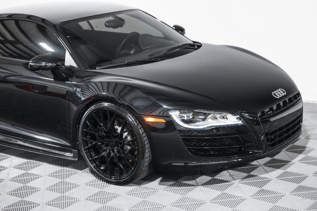Used 2012 Audi R8 V10 w/ Enhanced Leather Pkg image 5