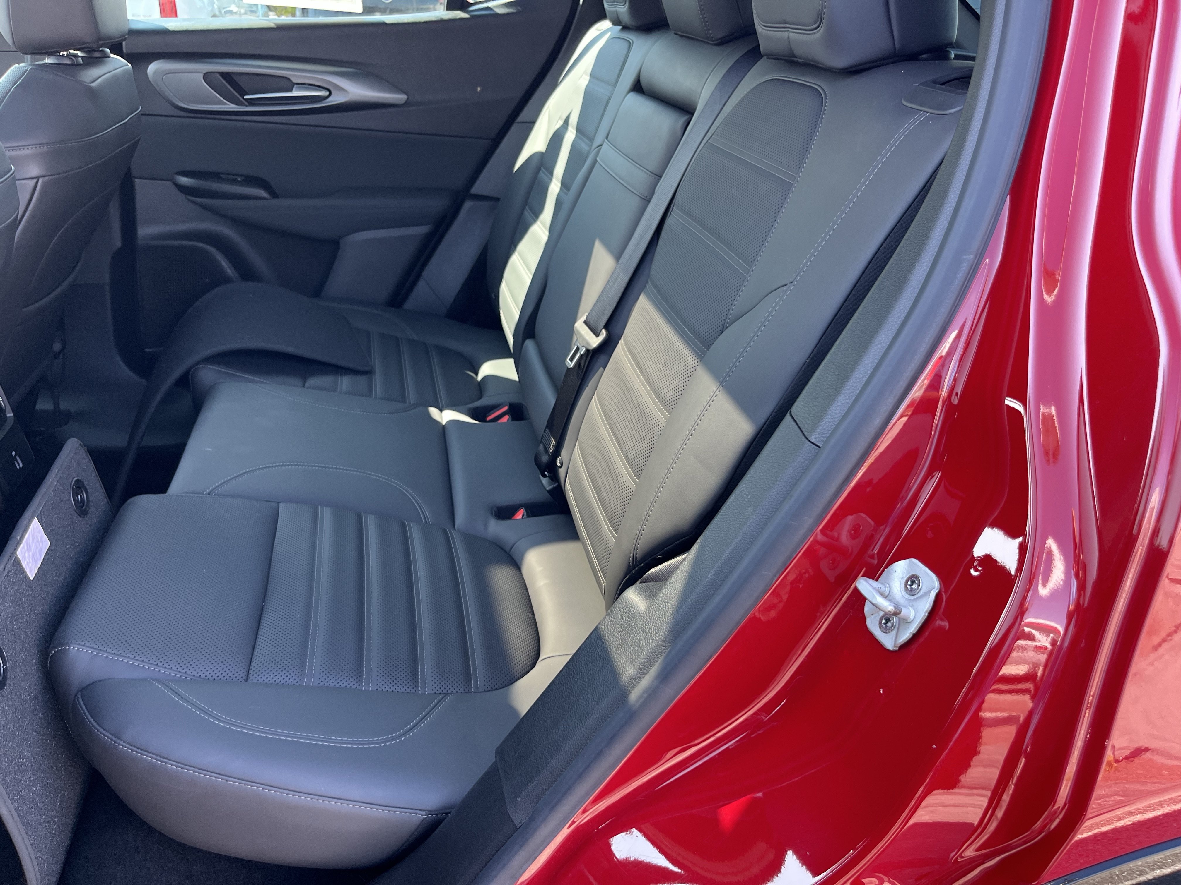 Used 2024 Alfa Romeo Tonale Ti w/ Premium Interior Package AWD/4WD image 18