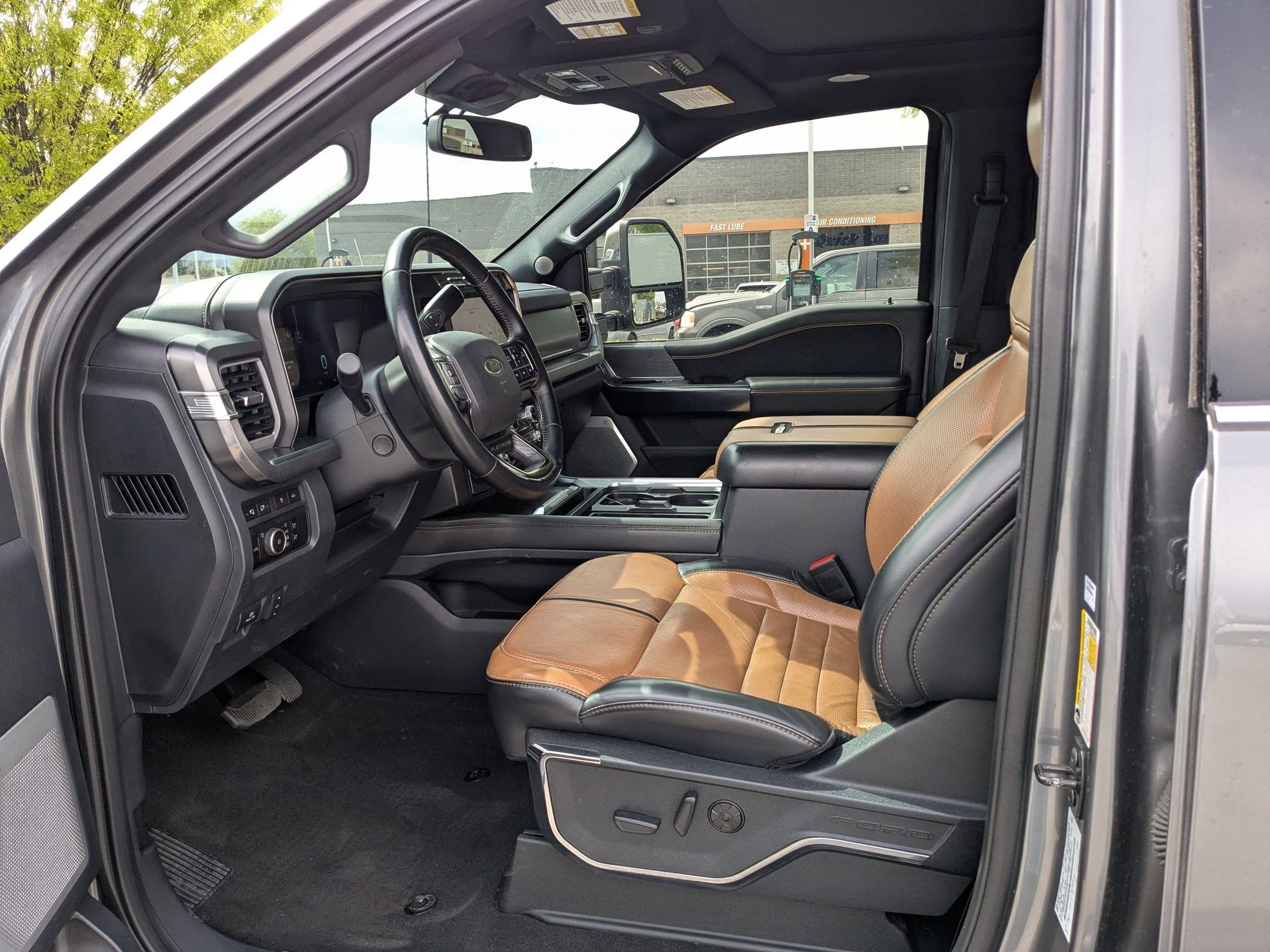 Used 2024 Ford F450 Platinum image 18