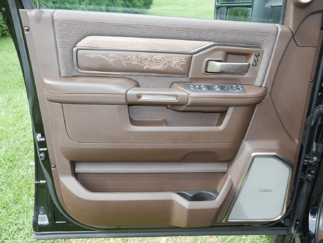 Used 2025 RAM 3500 Longhorn RWD image 16
