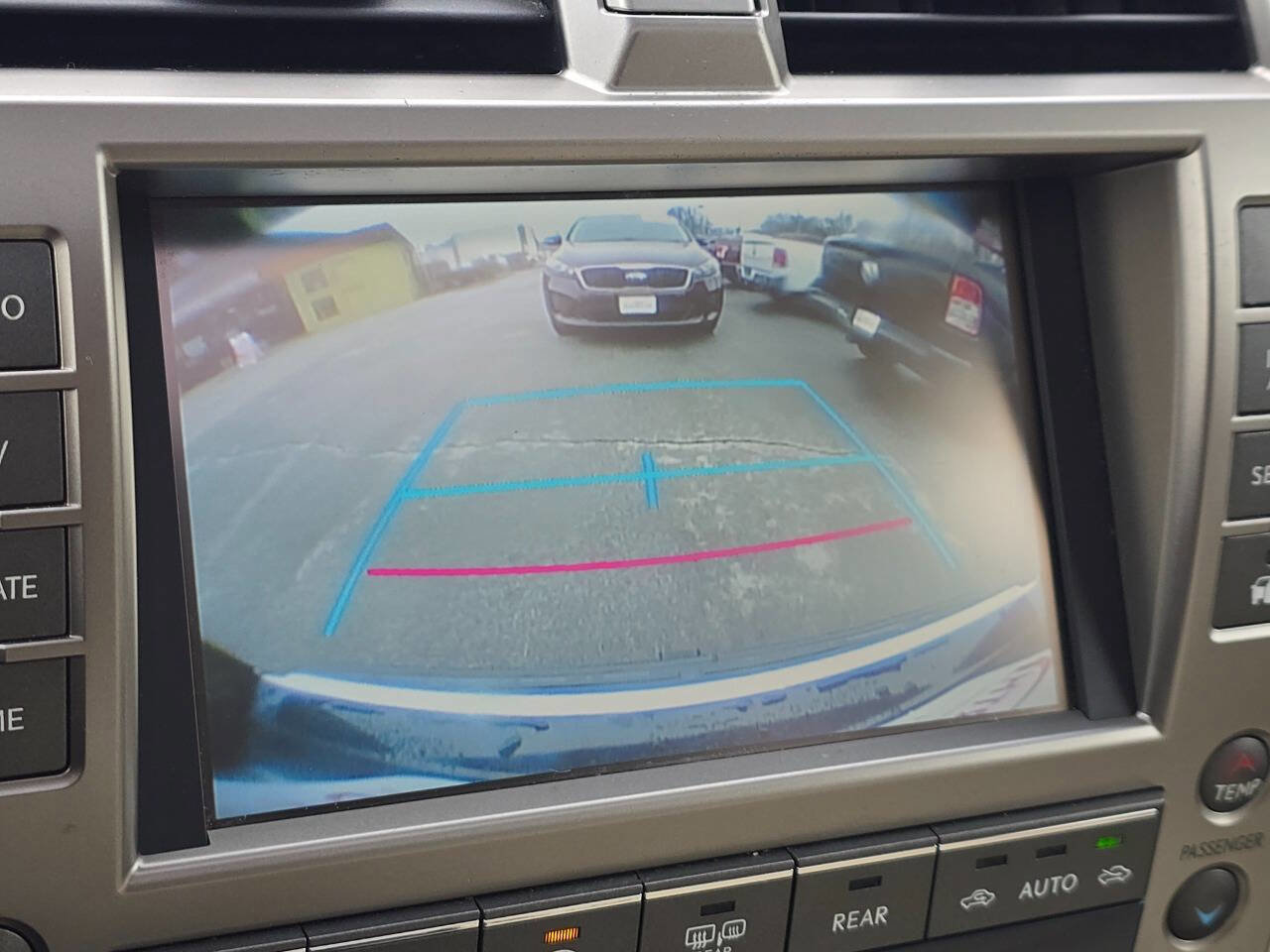 Used 2017 Lexus GX 460 Premium w/ Premium Package image 18