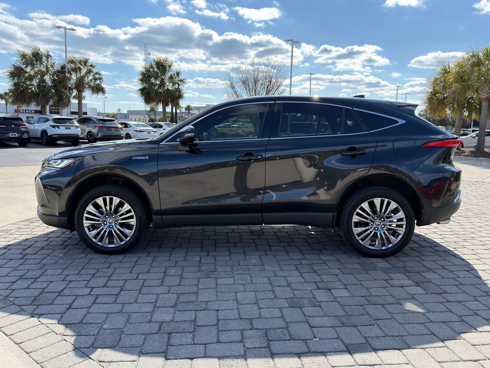 Used 2021 Toyota Venza Limited w/ Advanced Technology Package image 12