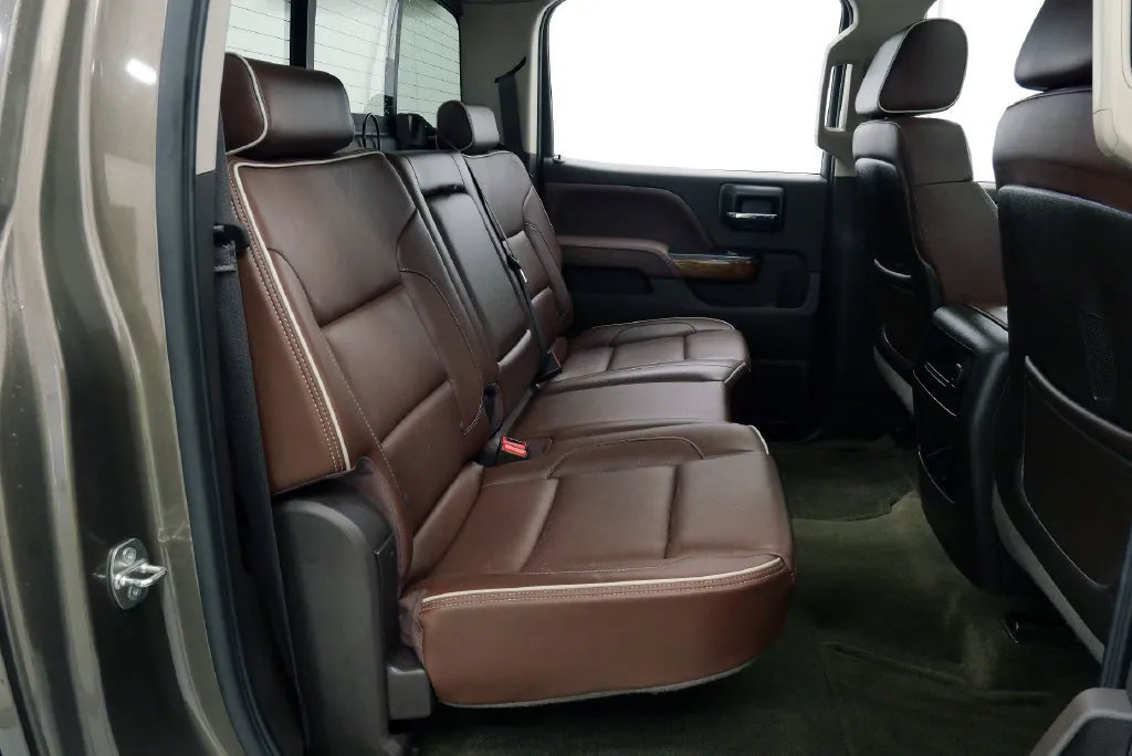 Used 2015 Chevrolet Silverado 2500 High Country w/ High Country Premium Package AWD/4WD image 16