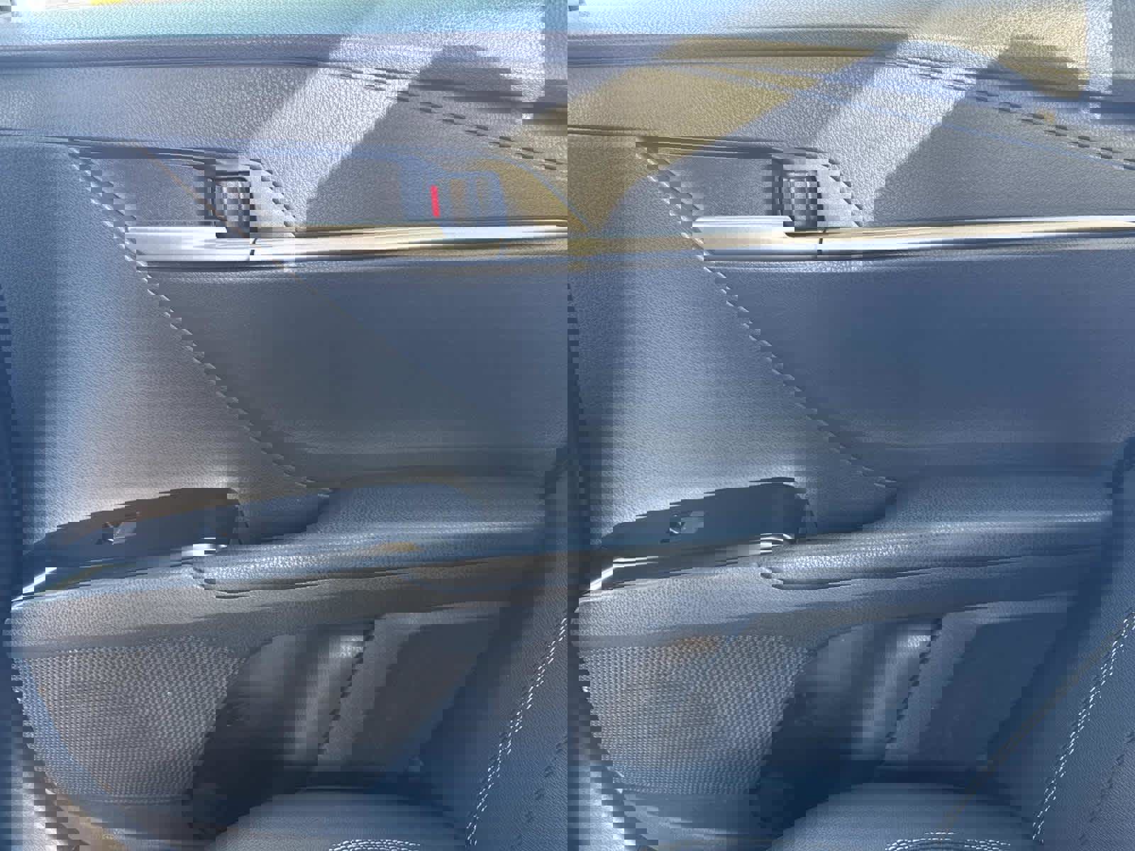 Used 2025 Toyota Camry SE image 14