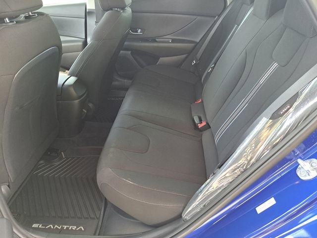 Used 2025 Hyundai Elantra Blue image 23