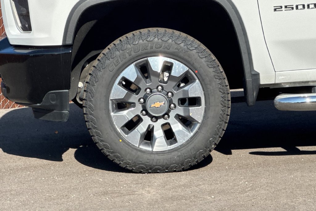 Used 2021 Chevrolet Silverado 2500 Custom w/ Custom Value Package AWD/4WD image 28