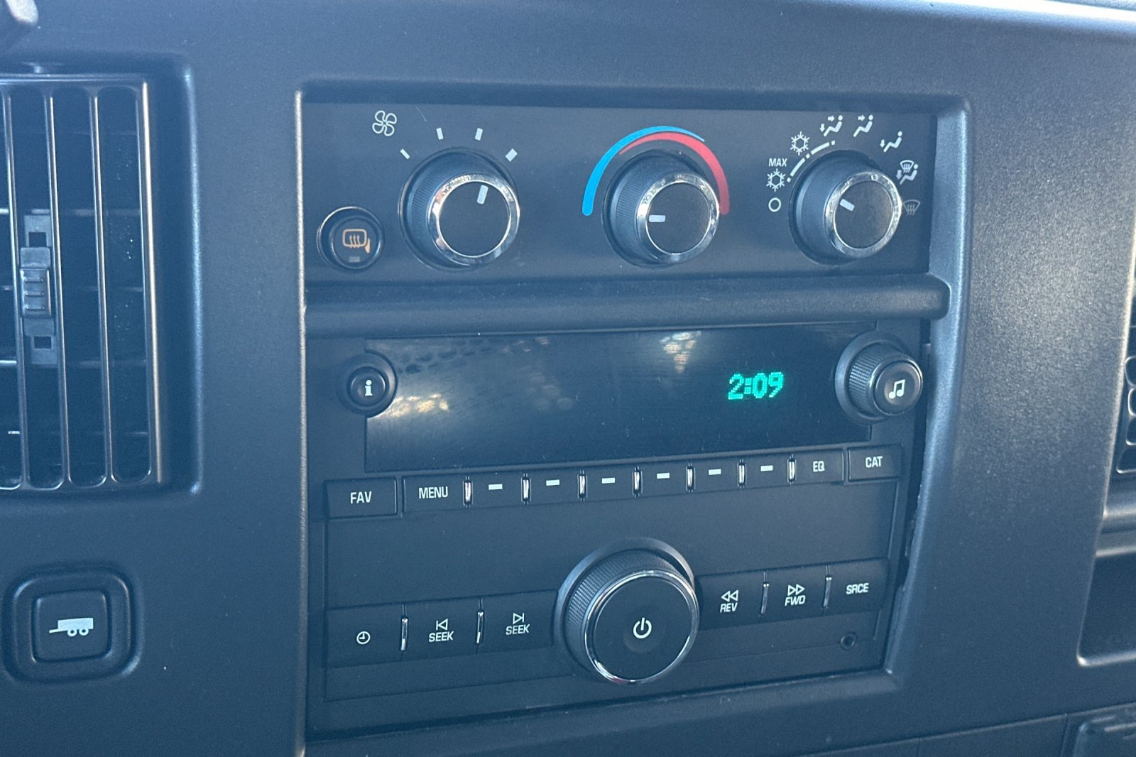 Used 2025 Chevrolet Express 2500 w/ Driver Convenience Package RWD image 18