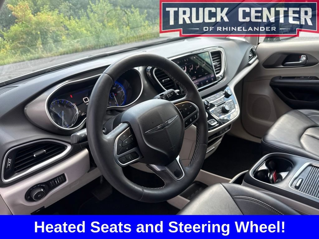Used 2024 Chrysler Pacifica Touring-L FWD image 16