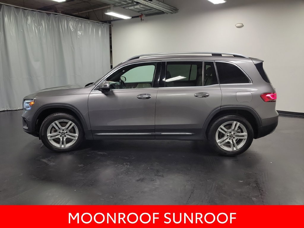 Used 2022 Mercedes-Benz GLB 250 4MATIC w/ Premium Package Lite image 5