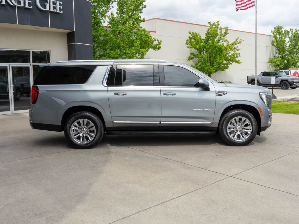 Certified 2025 GMC Yukon XL Denali w/ Advanced Technology Package AWD/4WD image 8