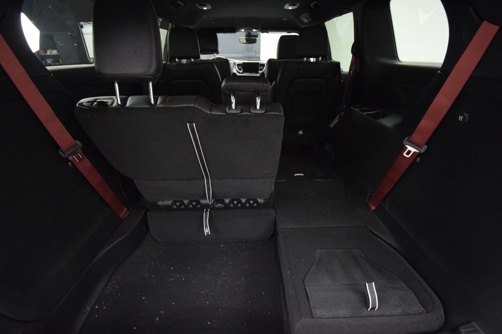 New 2027 Chrysler Pacifica Select FWD image 35