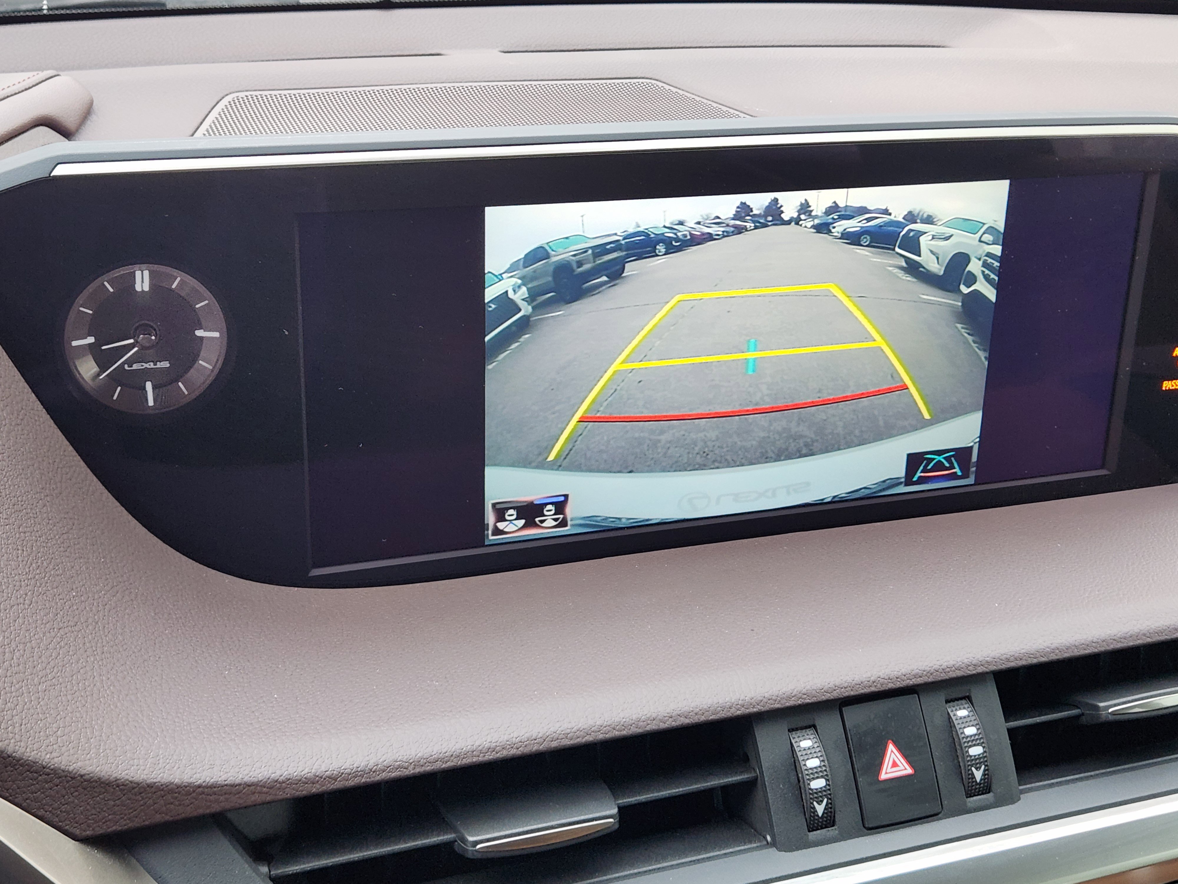 Used 2021 Lexus ES 300h w/ Premium Package image 20