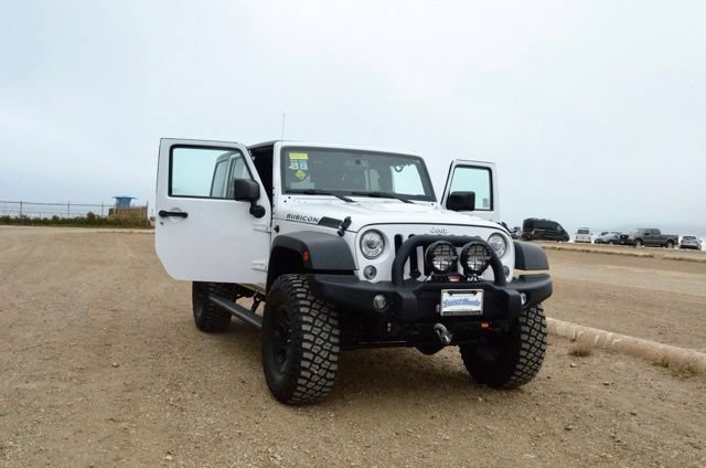 Used 2017 Jeep Wrangler Unlimited Rubicon w/ Connectivity Group AWD/4WD image 35