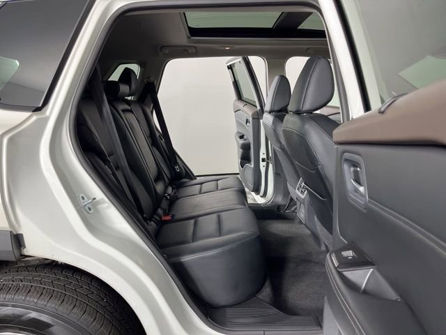 Used 2023 Nissan Rogue SV w/ SV Premium Package image 48