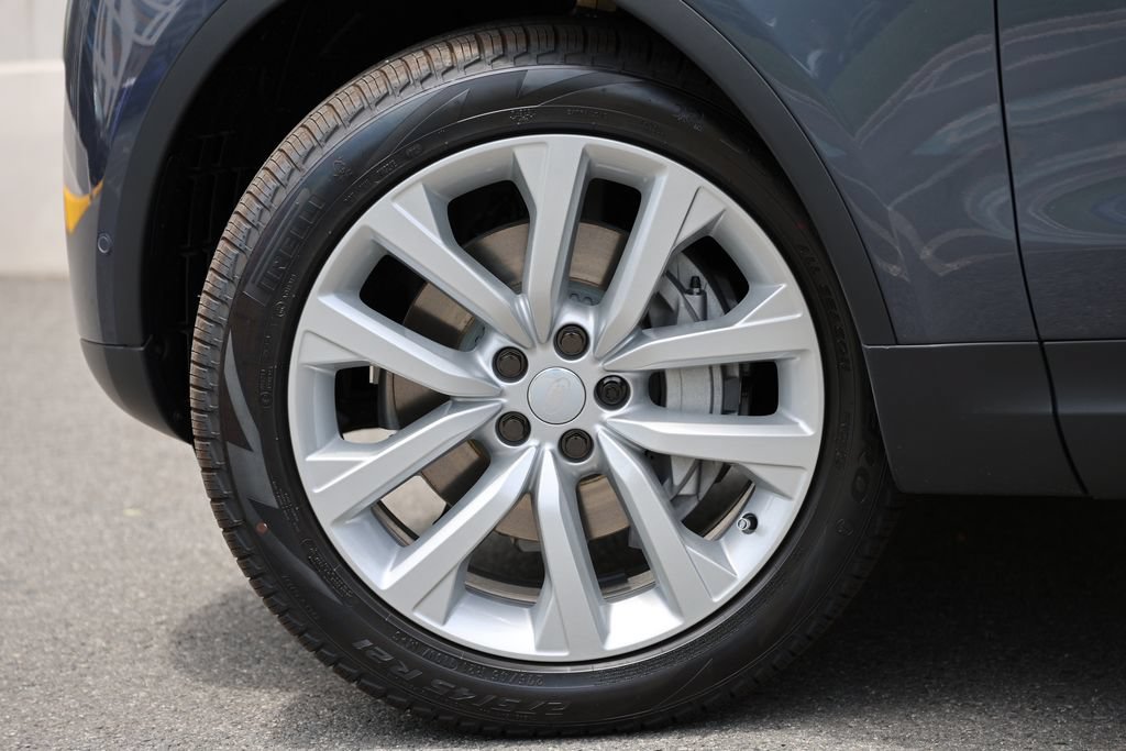 New 2026 Land Rover Discovery S AWD/4WD image 7