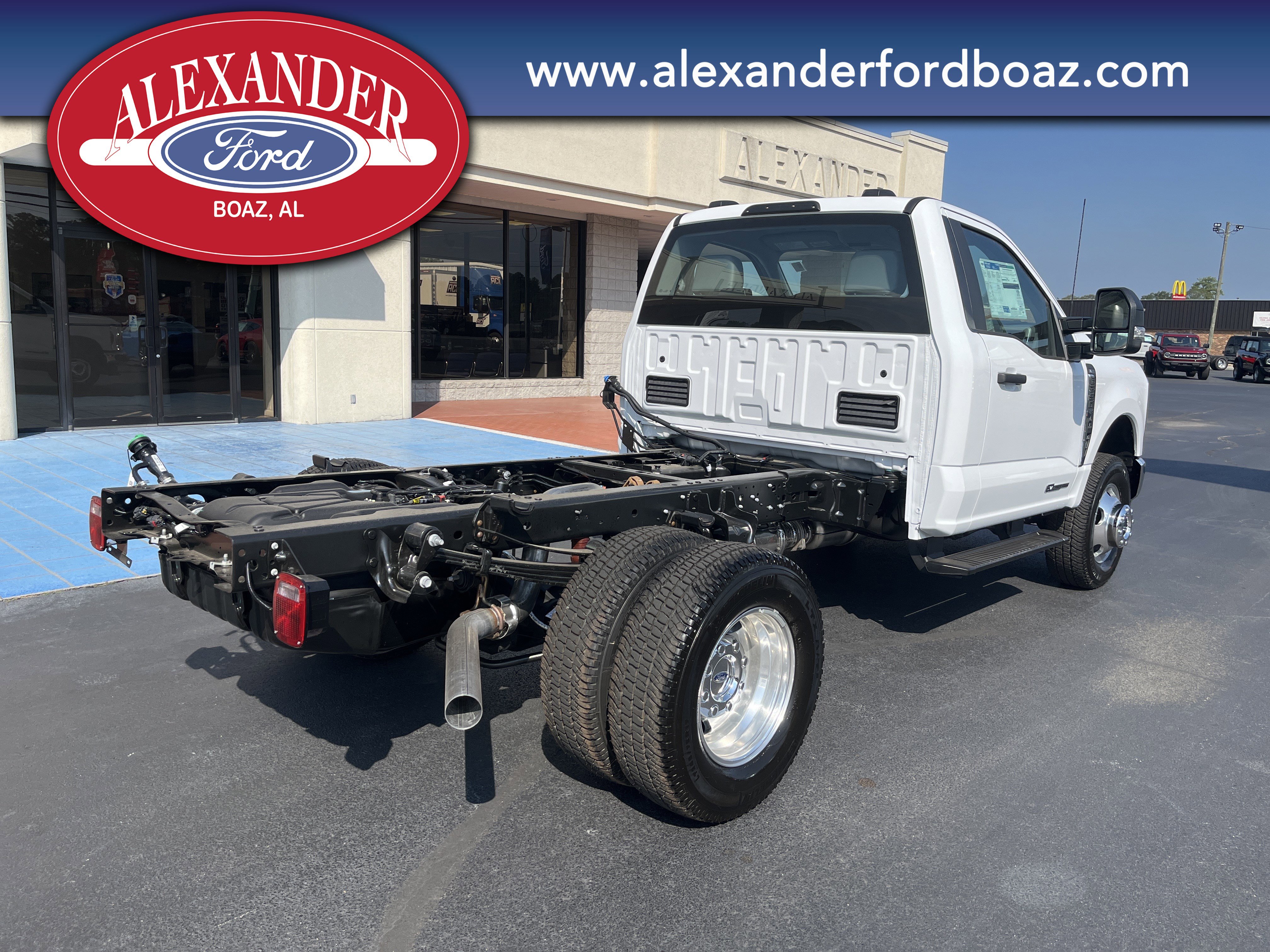 New 2026 Ford F350 XL w/ XL Chrome Package image 4
