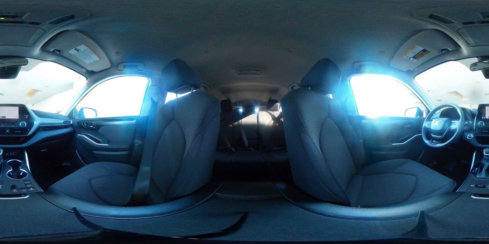 Used 2025 Toyota Highlander LE image 44