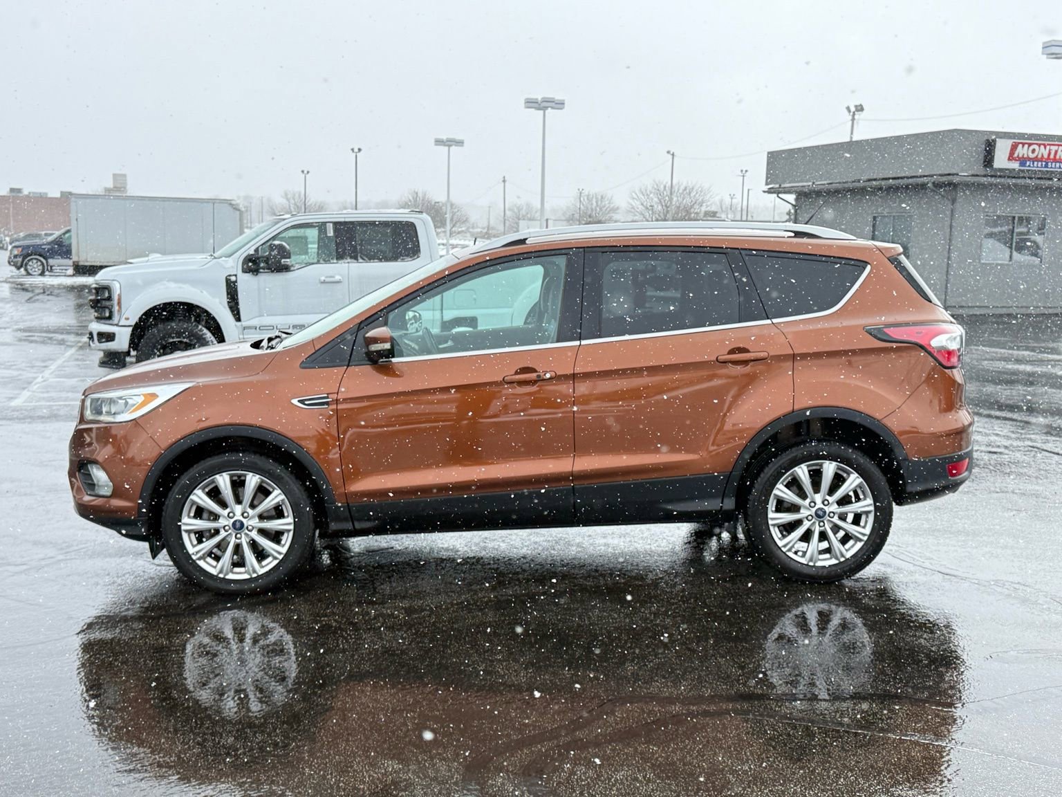 Used 2017 Ford Escape Titanium image 6