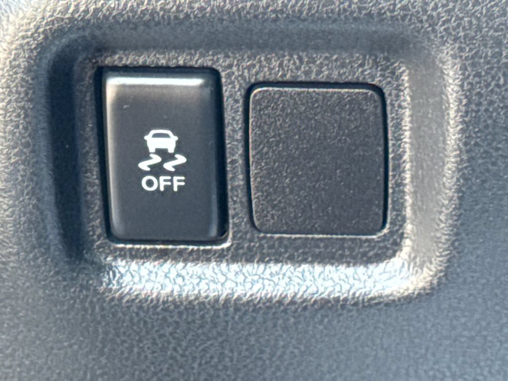 Used 2019 Nissan Versa Note SV FWD image 30