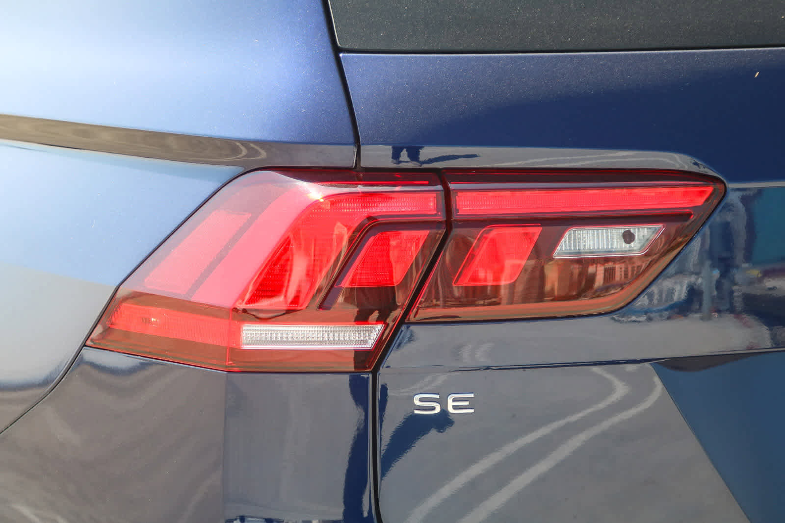 Used 2022 Volkswagen Tiguan SE image 9