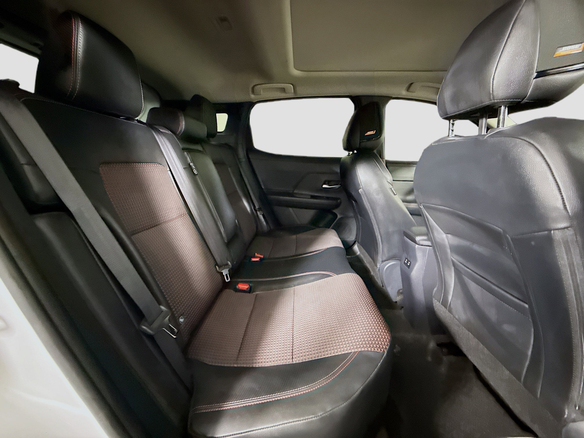 Used 2026 Nissan Kicks SR w/ SR Premium Package FWD image 27