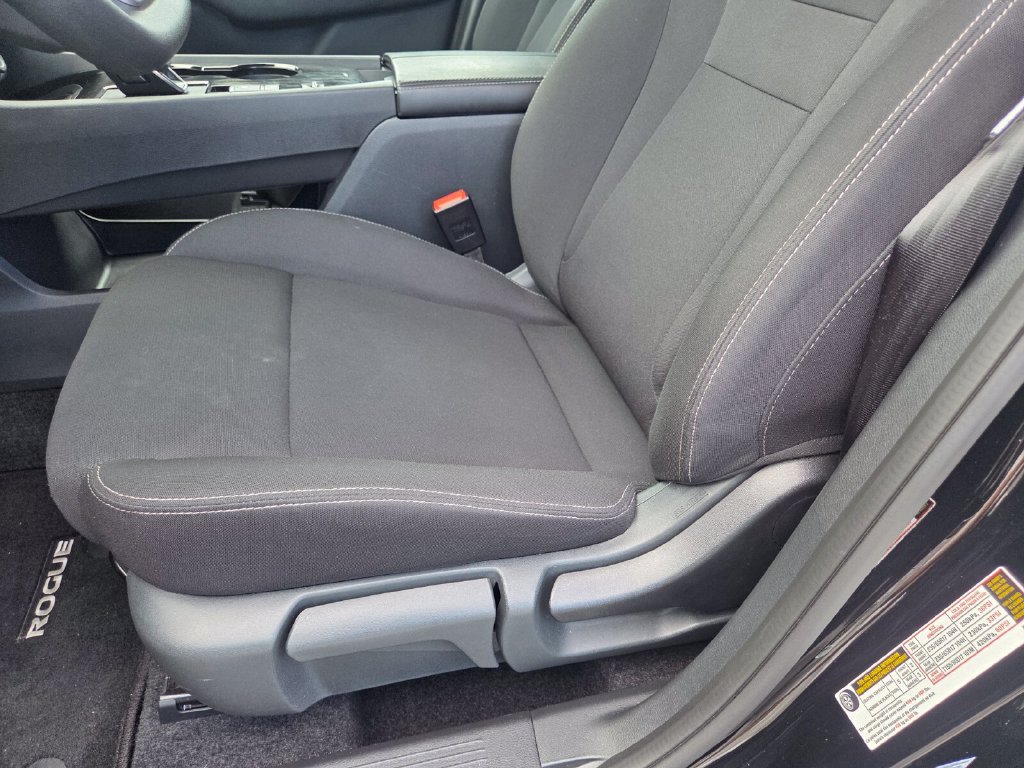 Used 2026 Nissan Rogue S FWD image 10