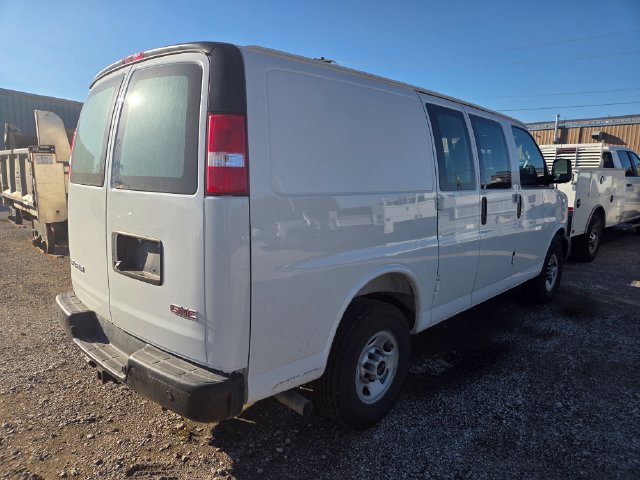 Used 2025 GMC Savana 2500 w/ Driver Convenience Package RWD image 2