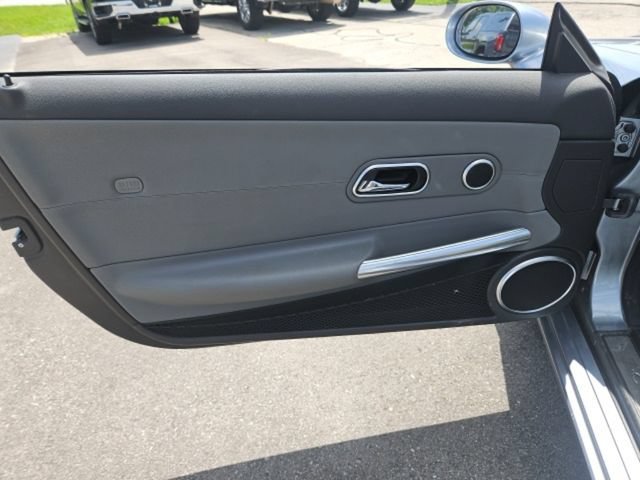 Used 2005 Chrysler Crossfire Limited RWD image 17