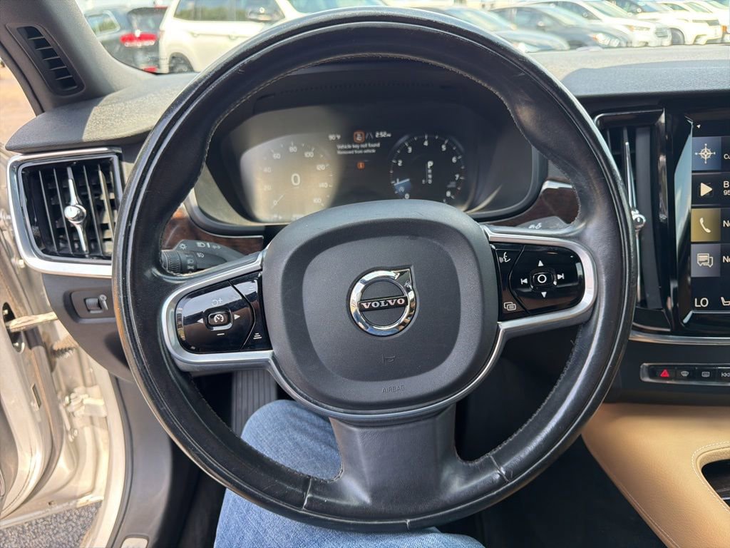 Used 2018 Volvo S90 T5 Momentum w/ Convenience Package image 13