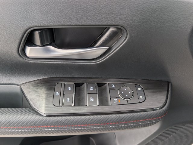 Used 2025 Nissan Kicks SR w/ Illumination Package FWD image 19