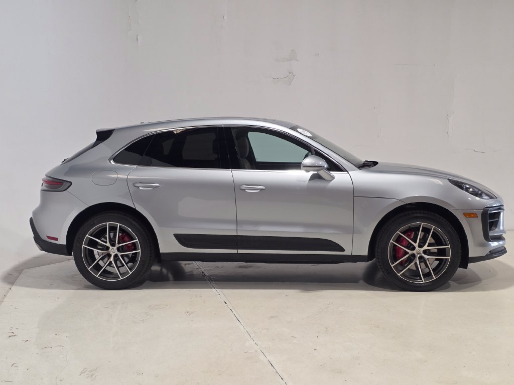 Certified 2023 Porsche Macan S AWD/4WD image 8