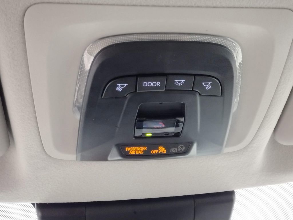 Used 2024 Toyota Corolla Cross L image 26