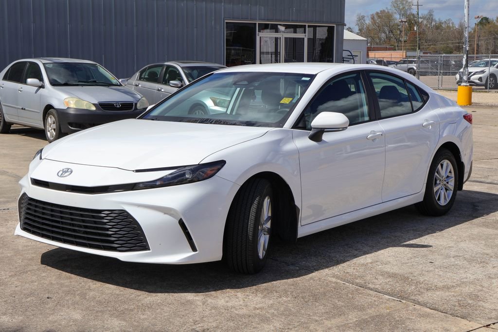 Used 2025 Toyota Camry LE w/ Convenience Package image 22
