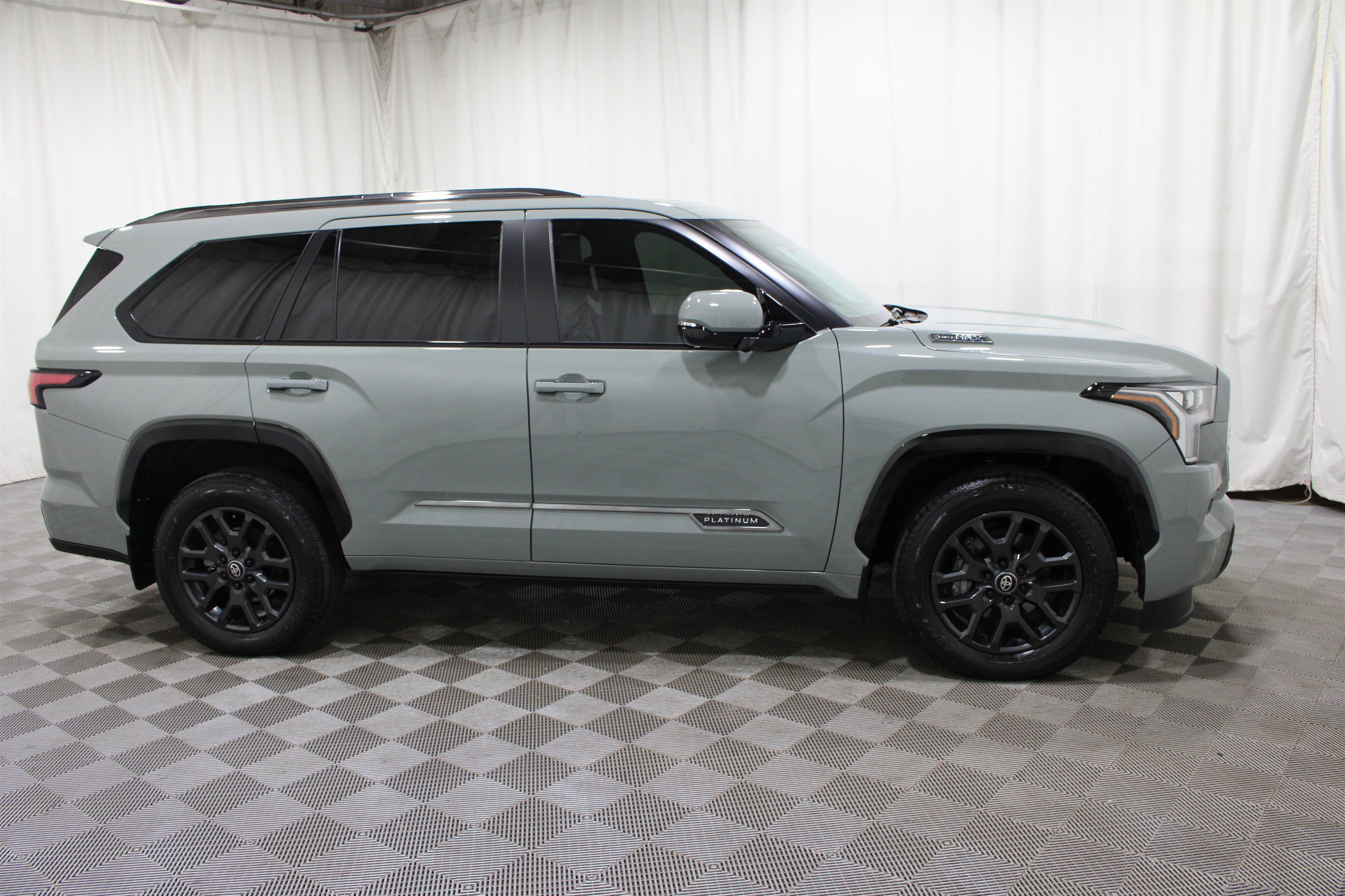 Used 2026 Toyota Sequoia Platinum image 38