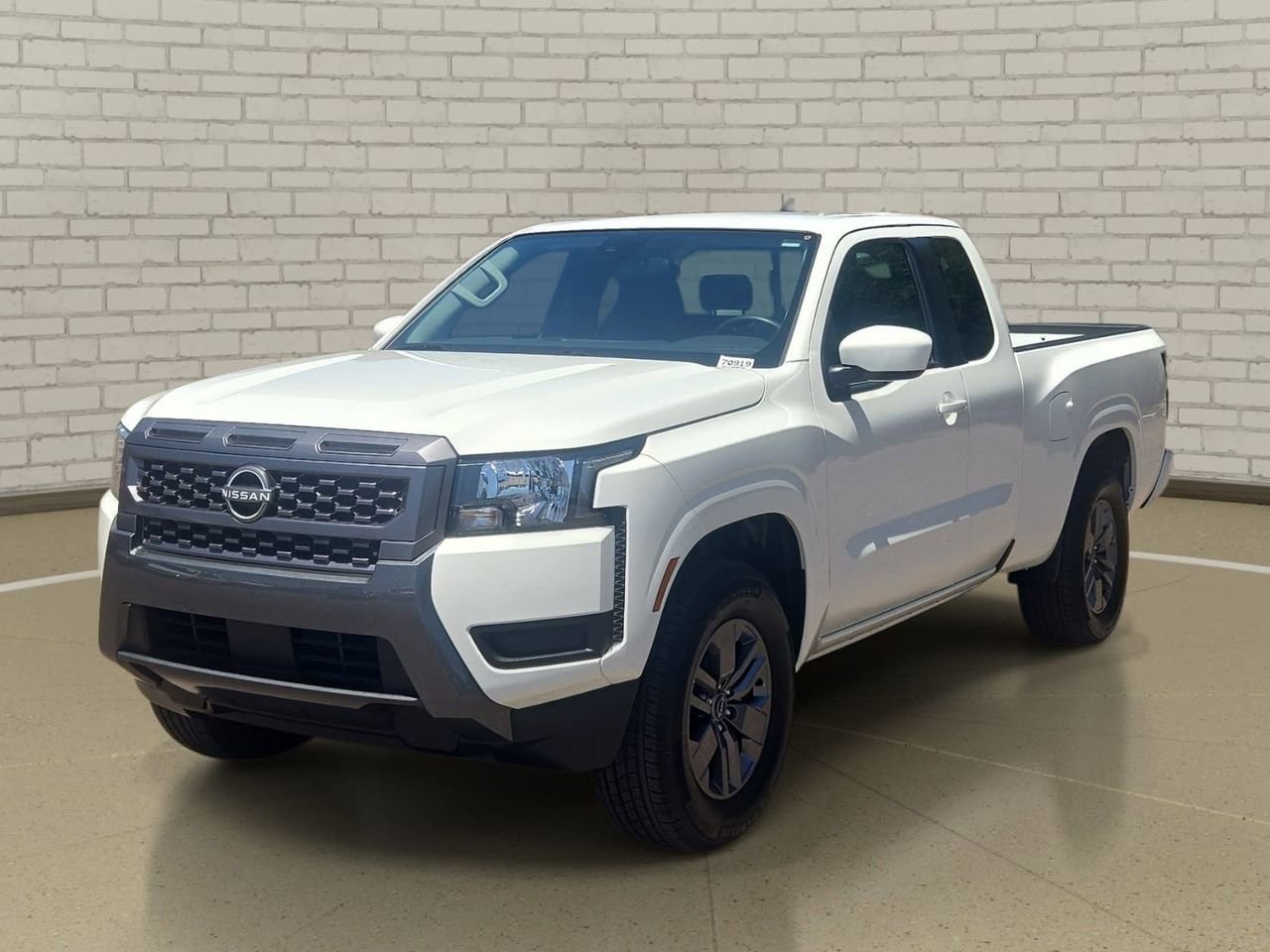 Certified 2025 Nissan Frontier SV RWD image 1