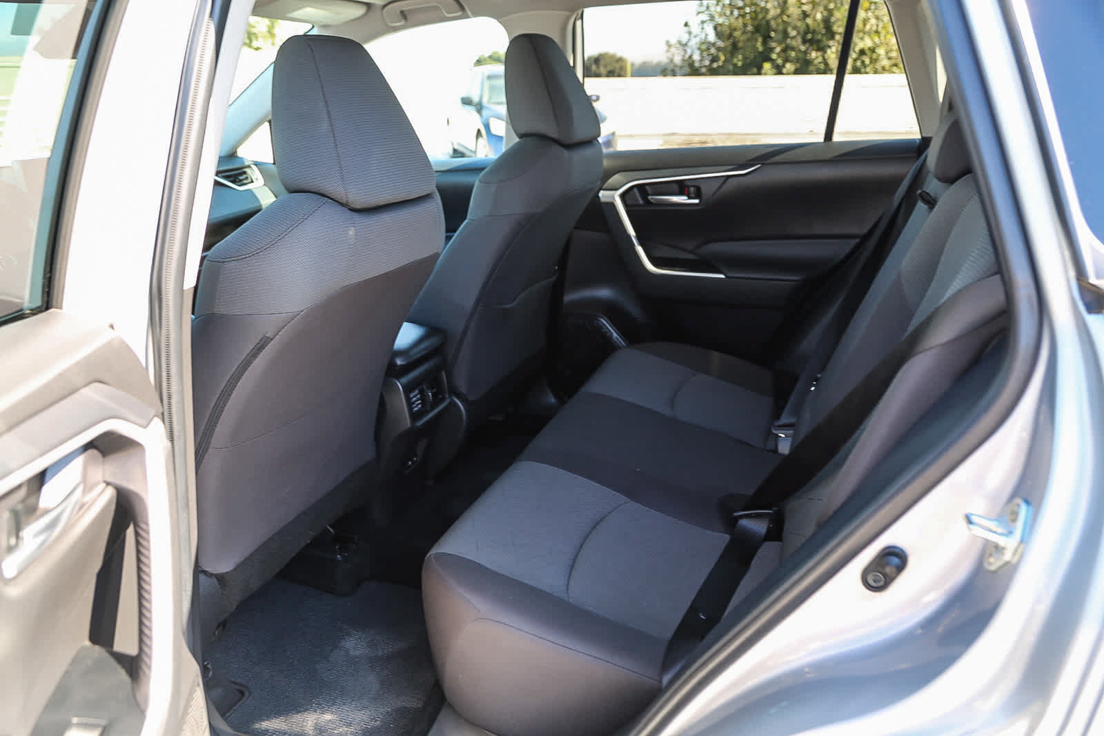 Used 2024 Toyota RAV4 XLE FWD image 18