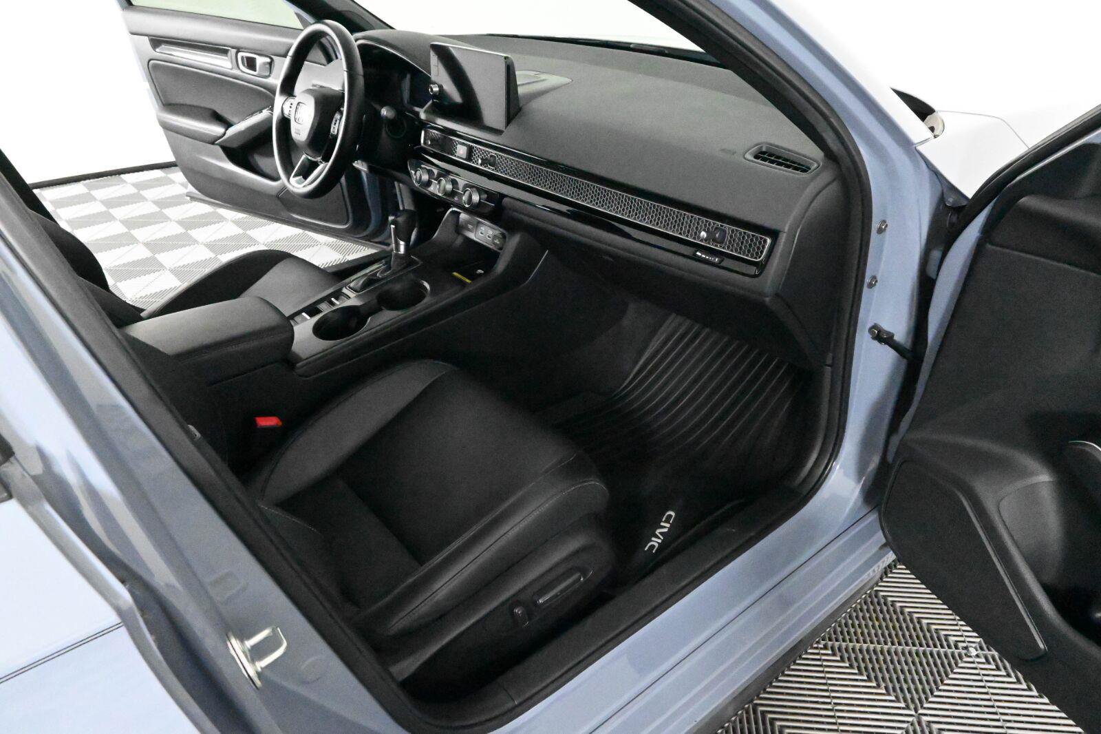Used 2022 Honda Civic Sport Touring image 9