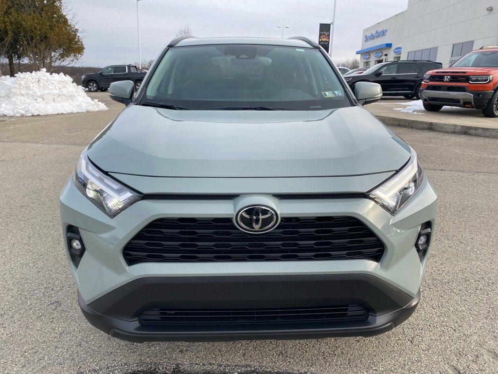 Used 2023 Toyota RAV4 XLE Premium image 8