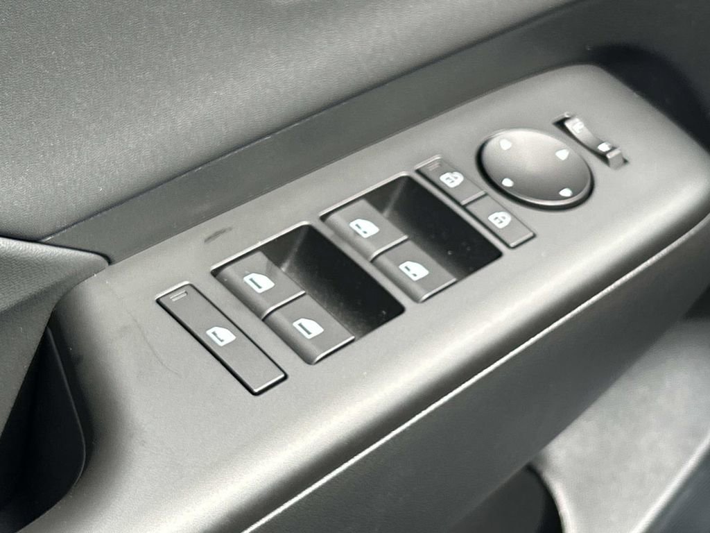 New 2026 Hyundai Kona SEL Premium FWD image 18