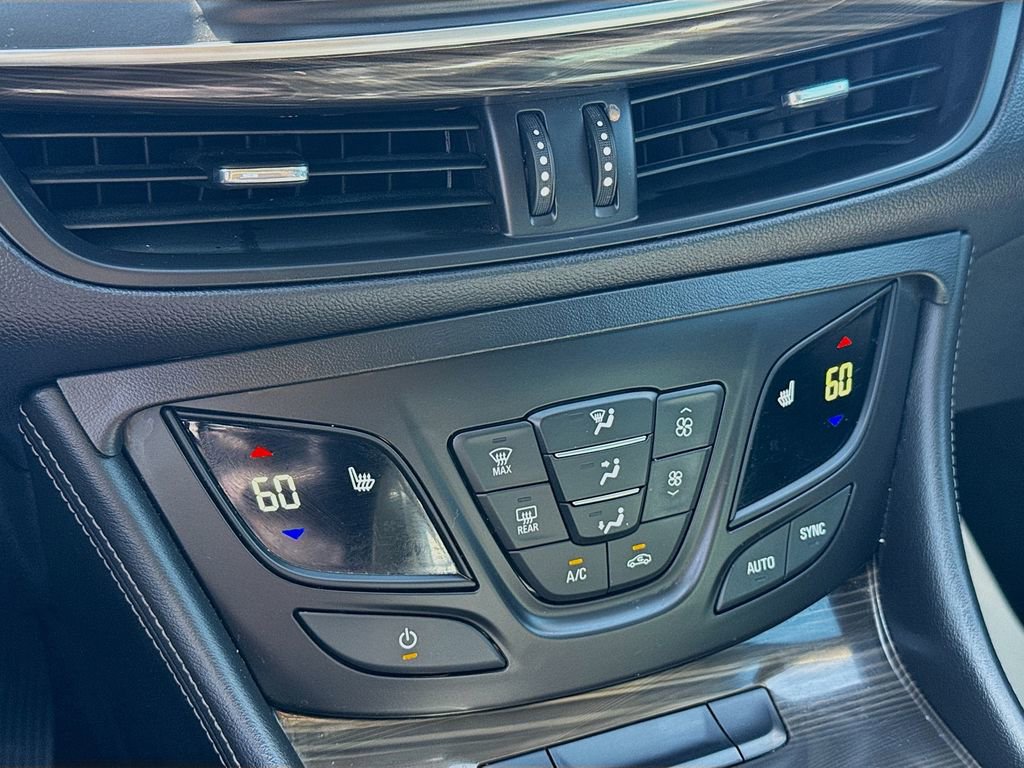 Used 2020 Buick Envision Essence image 17