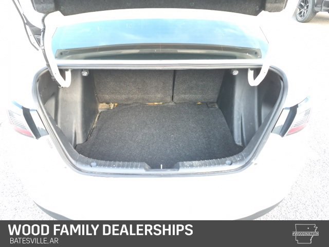 Used 2019 Toyota Yaris L image 8