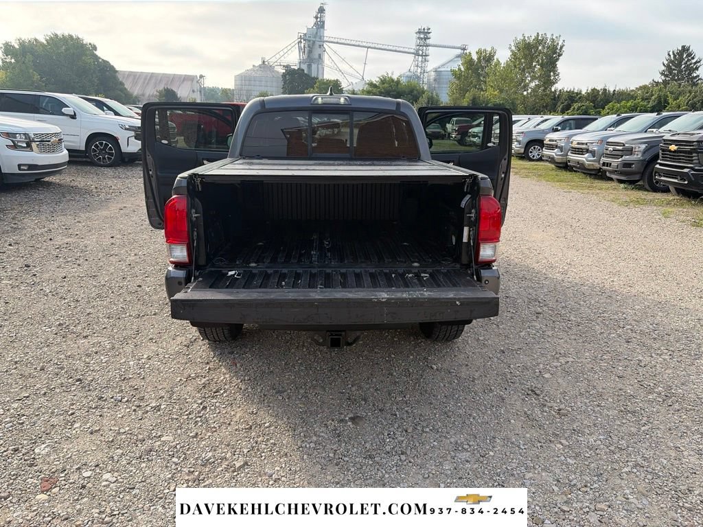 Used 2016 Toyota Tacoma TRD Sport AWD/4WD image 33